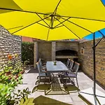 Makalu Apartman Zára